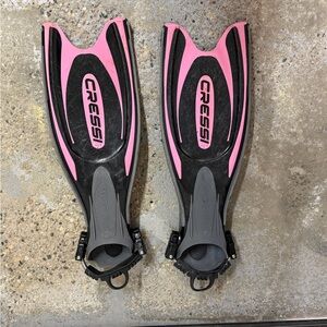 Cressi Pink and Black Diving Fins